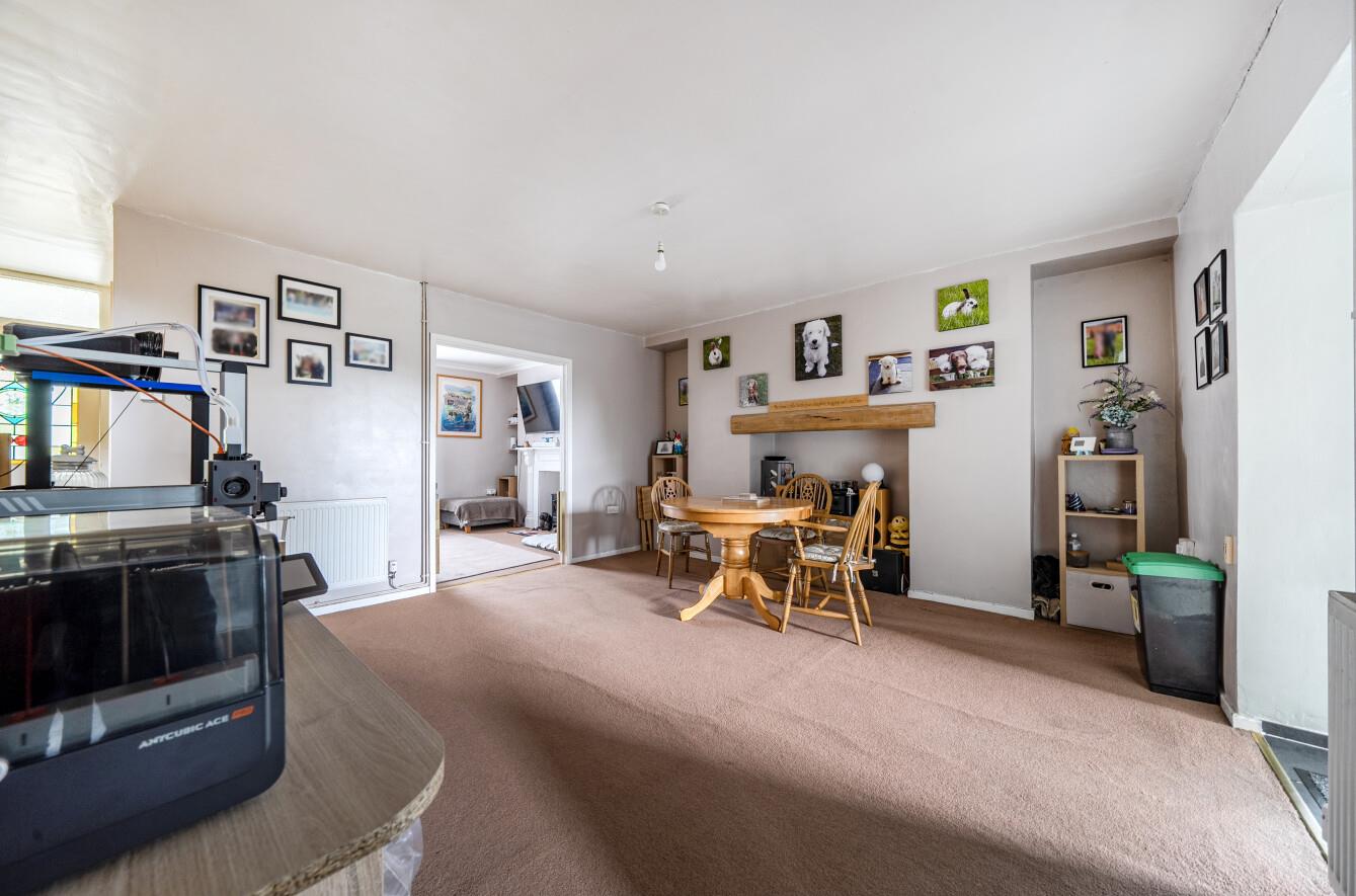 Neath Road, Ystradgynlais, Swansea, SA9 1PR